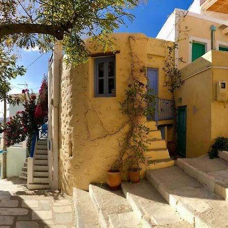 Traditional Medieval Stone House In "Ano Syros" Extérieur photo