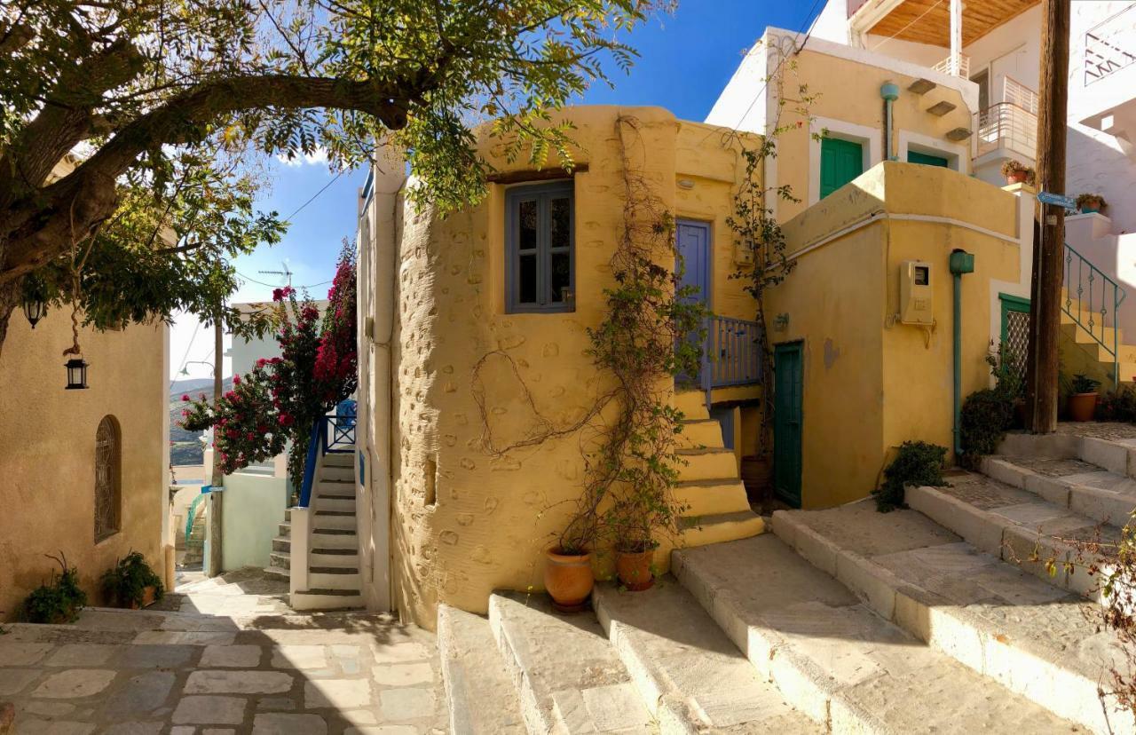 Traditional Medieval Stone House In "Ano Syros" Extérieur photo