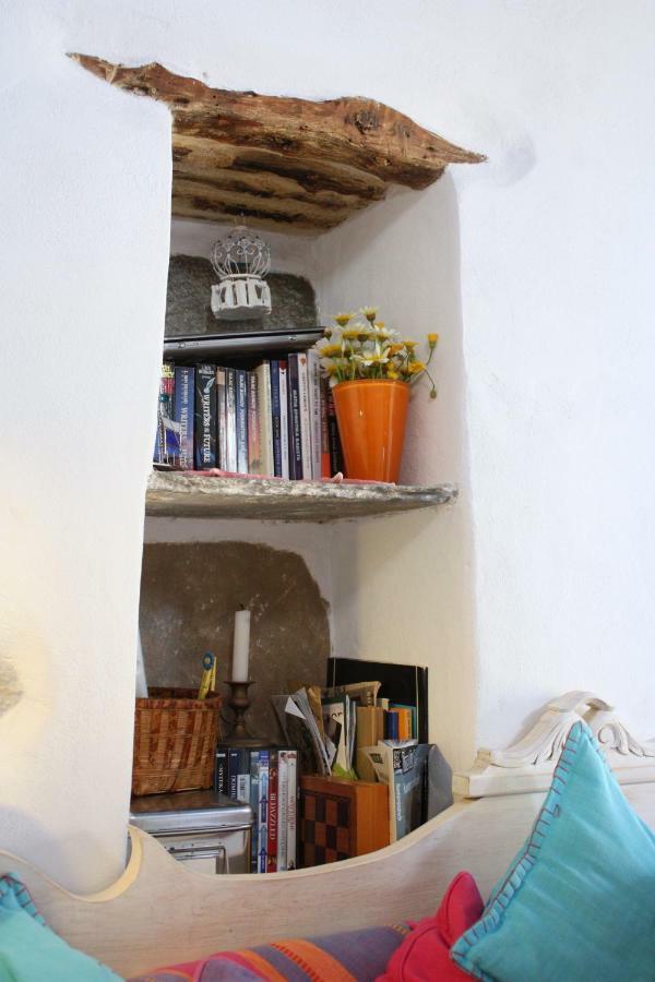 Traditional Medieval Stone House In "Ano Syros" Extérieur photo