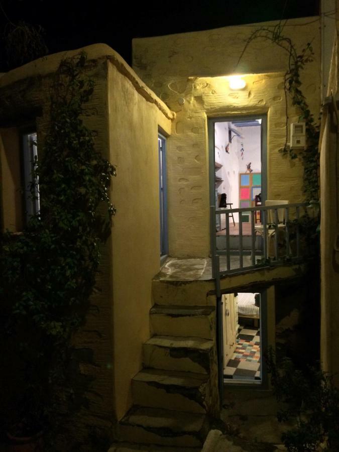 Traditional Medieval Stone House In "Ano Syros" Extérieur photo