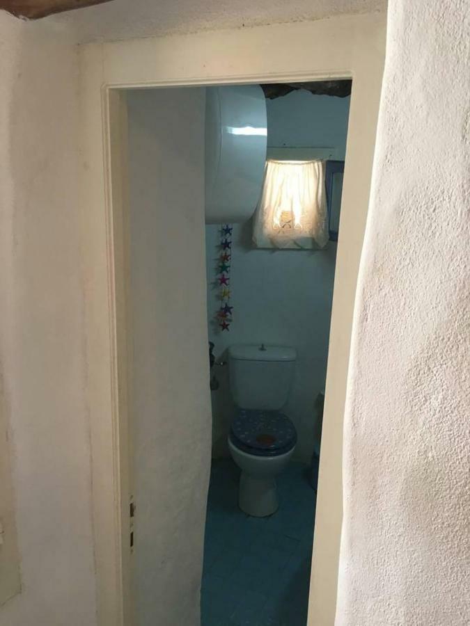 Traditional Medieval Stone House In "Ano Syros" Extérieur photo