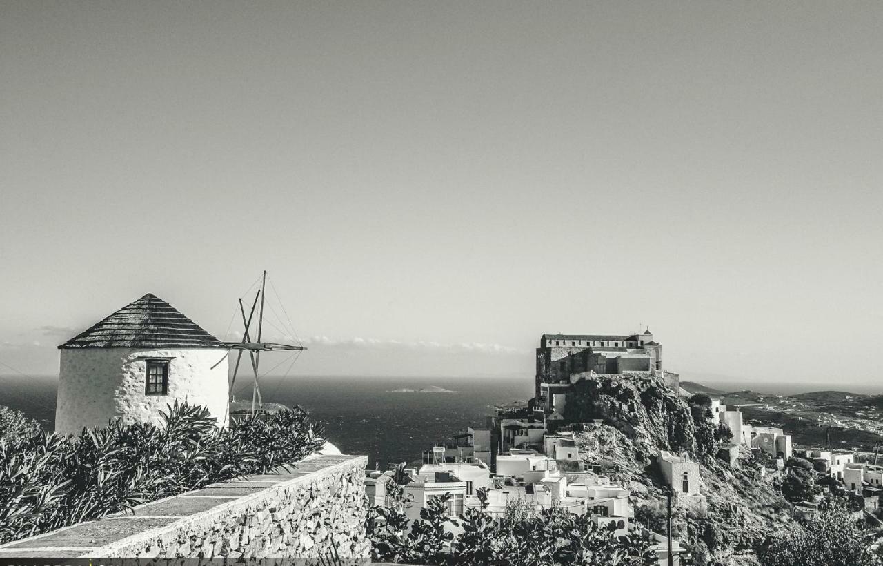 Traditional Medieval Stone House In "Ano Syros" Extérieur photo