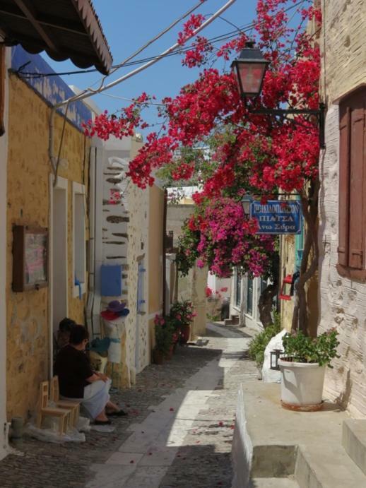 Traditional Medieval Stone House In "Ano Syros" Extérieur photo