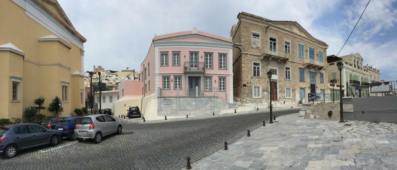 Traditional Medieval Stone House In "Ano Syros" Extérieur photo
